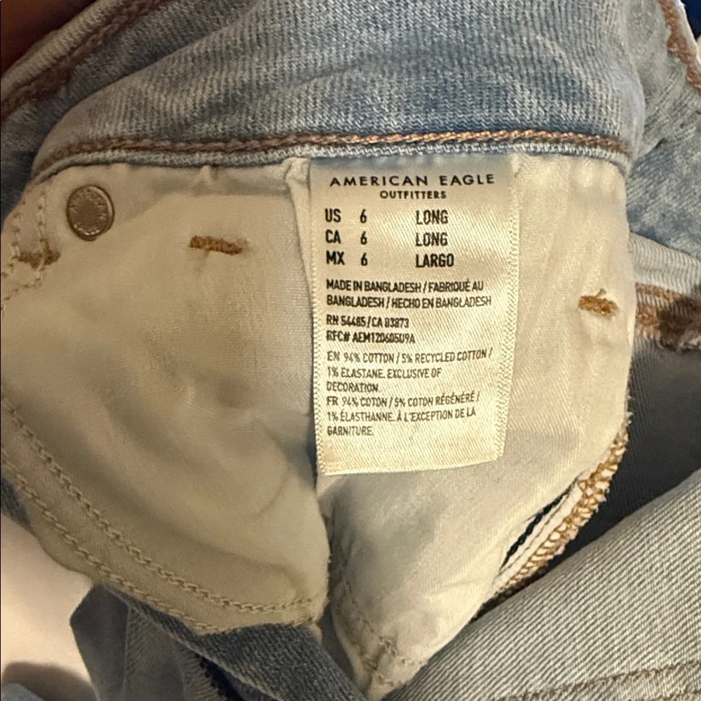 American Eagle Outfitters Light Blue Cropped Straight Jeans - Picture 4 of 4